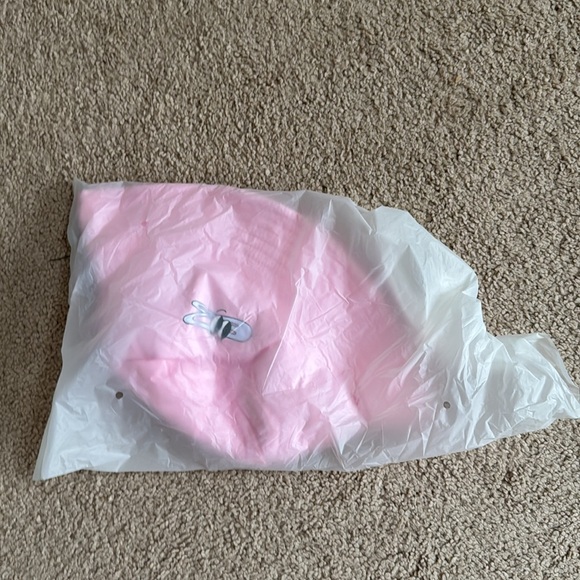 PINK BUCKET HAT - Picture 7 of 8